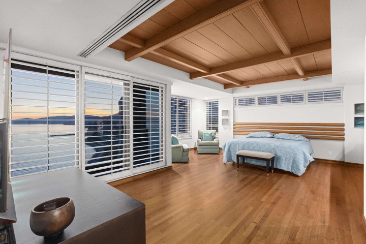 Photo 12 at 10 - 2250 Bellevue Avenue, Dundarave, West Vancouver