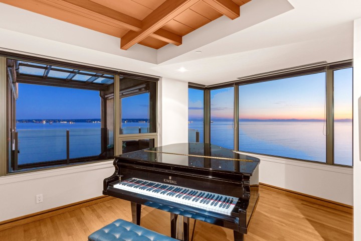 Photo 5 at 10 - 2250 Bellevue Avenue, Dundarave, West Vancouver
