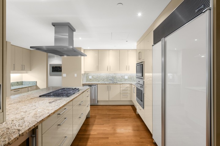Photo 10 at 10 - 2250 Bellevue Avenue, Dundarave, West Vancouver