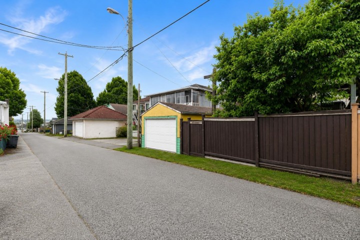 Photo 12 at 7544 Main Street, South Vancouver, Vancouver East