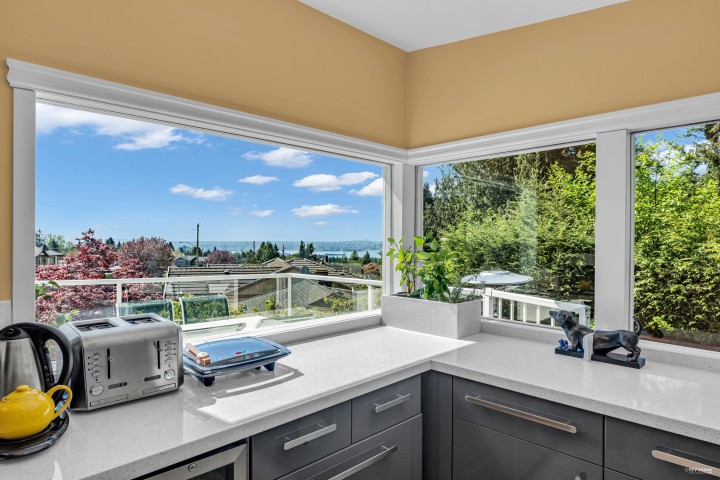 Photo 9 at 4323 Valencia Avenue, Upper Delbrook, North Vancouver