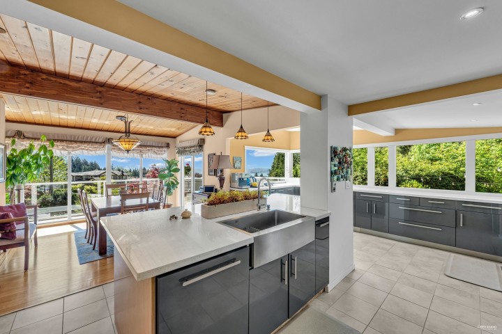Photo 11 at 4323 Valencia Avenue, Upper Delbrook, North Vancouver