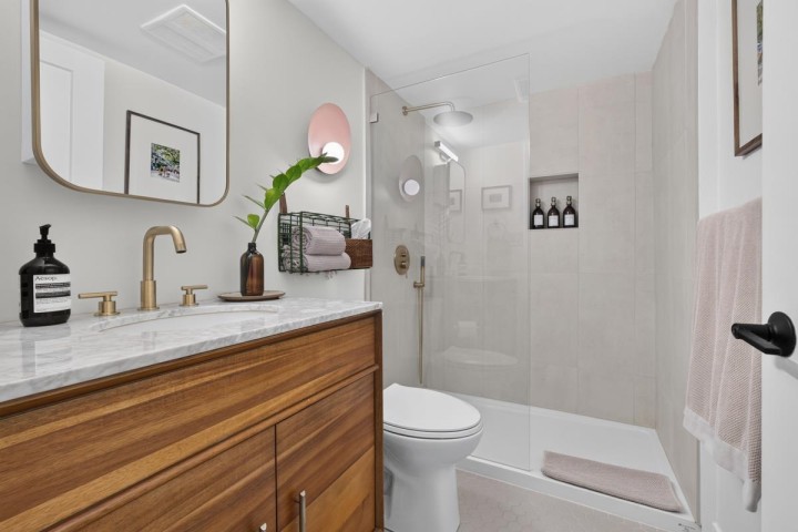 Photo 18 at 309 - 760 Kingsway, Fraser VE, Vancouver East