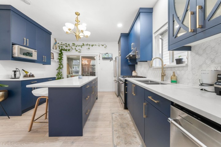 Photo 13 at 5174 Aberdeen Street, Collingwood VE, Vancouver East