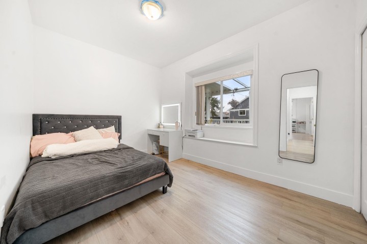 Photo 18 at 5174 Aberdeen Street, Collingwood VE, Vancouver East