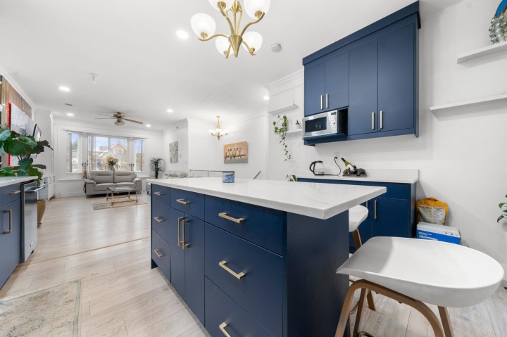 Photo 11 at 5174 Aberdeen Street, Collingwood VE, Vancouver East