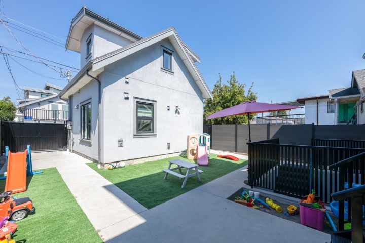 Photo 27 at 425 E 56th Avenue, South Vancouver, Vancouver East
