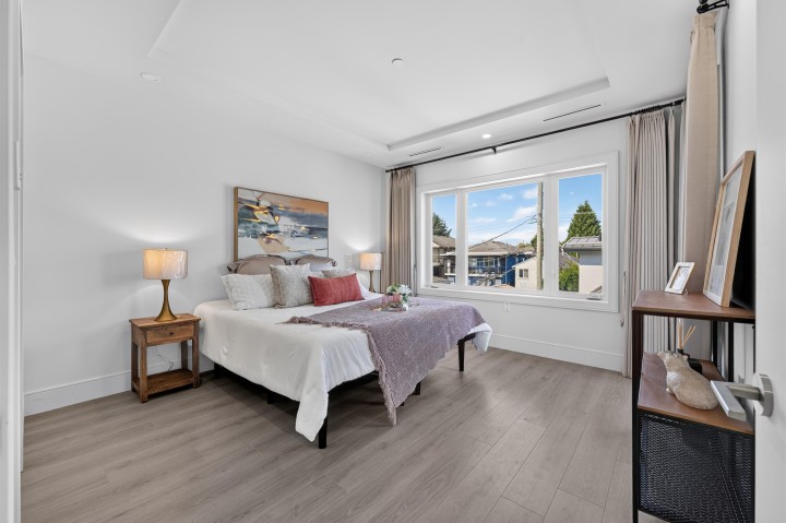 Photo 17 at 425 E 56th Avenue, South Vancouver, Vancouver East