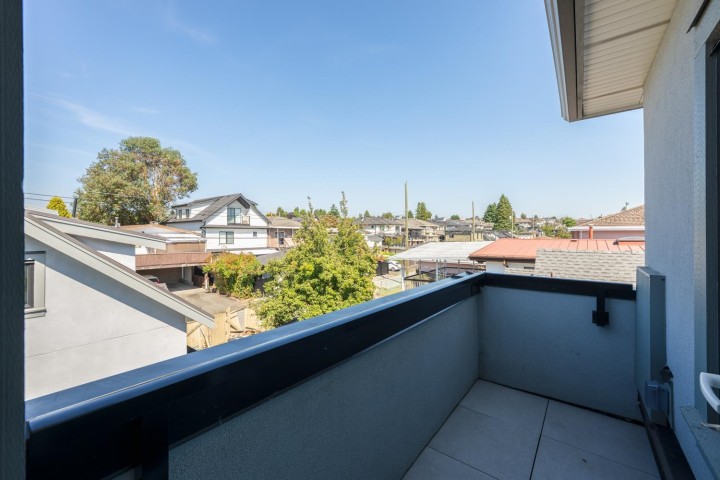Photo 22 at 425 E 56th Avenue, South Vancouver, Vancouver East