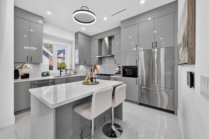 Photo 5 at 425 E 56th Avenue, South Vancouver, Vancouver East