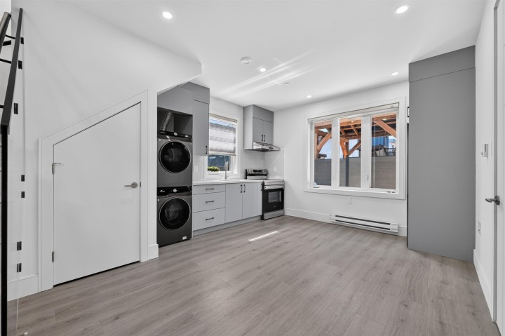 Photo 30 at 425 E 56th Avenue, South Vancouver, Vancouver East