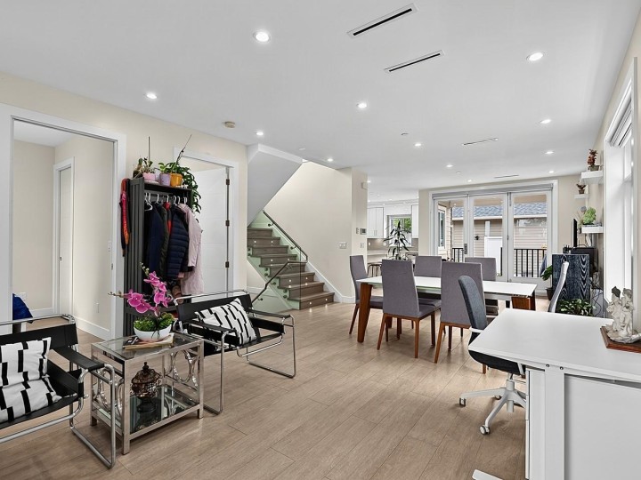 Photo 6 at 636 Cassiar Street, Renfrew VE, Vancouver East