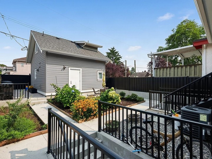 Photo 33 at 636 Cassiar Street, Renfrew VE, Vancouver East