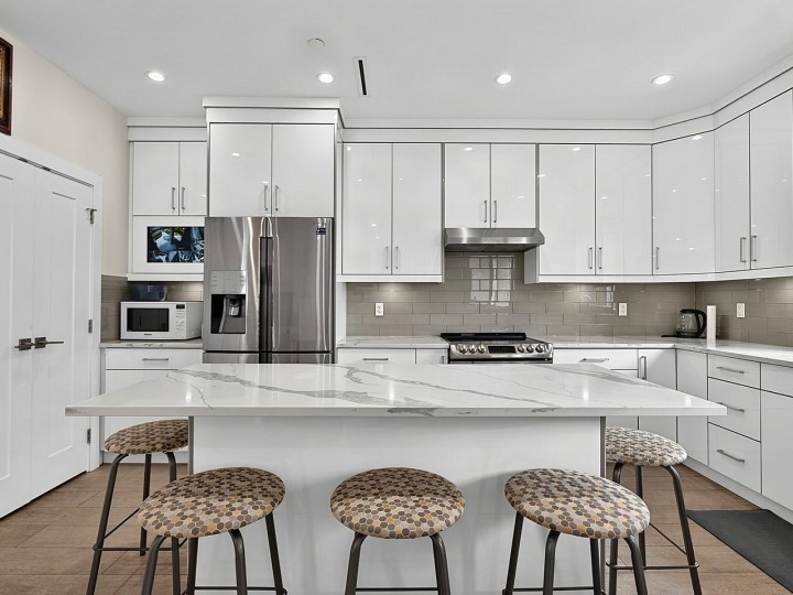 Photo 11 at 636 Cassiar Street, Renfrew VE, Vancouver East