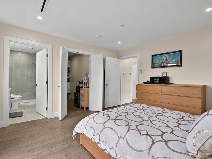 Photo 19 at 636 Cassiar Street, Renfrew VE, Vancouver East
