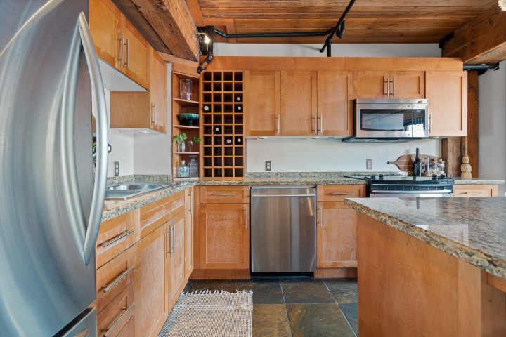 Photo 13 at 305 - 41 Alexander Street, Downtown VE, Vancouver East