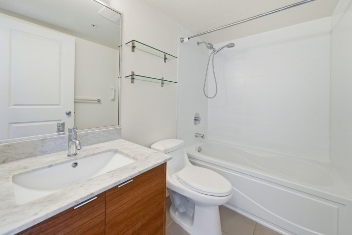 Photo 17 at 201 - 4338 Commercial Street, Victoria VE, Vancouver East