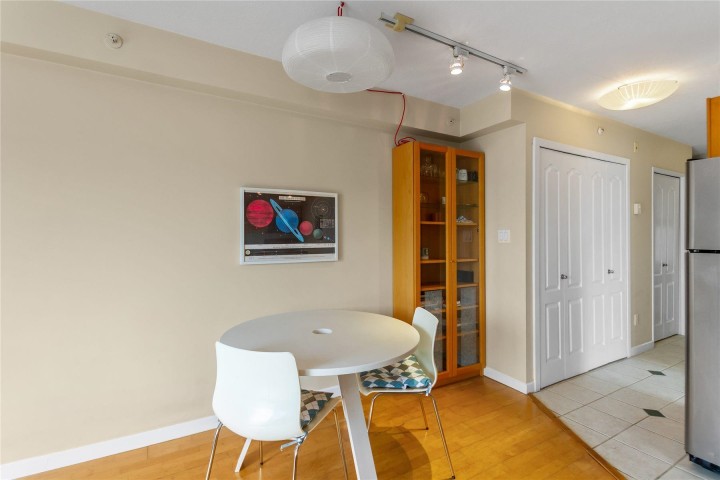 Photo 8 at 301 - 3788 W 10th Avenue, Point Grey, Vancouver West