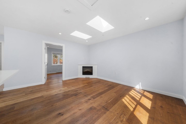 Photo 6 at 339 E 41st Avenue, Main, Vancouver East