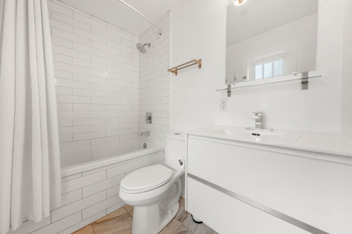 Photo 17 at 339 E 41st Avenue, Main, Vancouver East