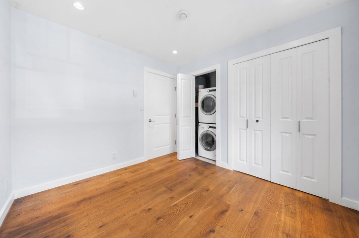 Photo 9 at 339 E 41st Avenue, Main, Vancouver East