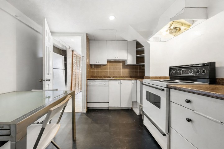 Photo 24 at 339 E 41st Avenue, Main, Vancouver East