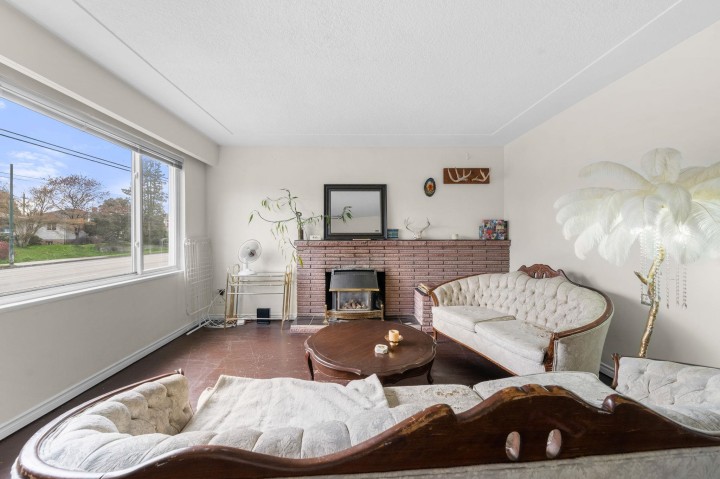 Photo 10 at 339 E 41st Avenue, Main, Vancouver East