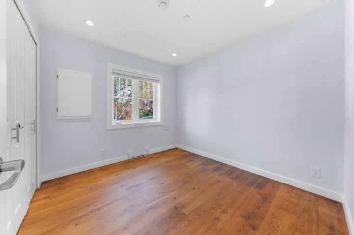 Photo 8 at 339 E 41st Avenue, Main, Vancouver East