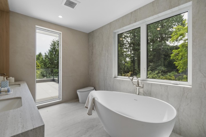 Photo 23 at 74 Laurie Crescent, Glenmore, West Vancouver