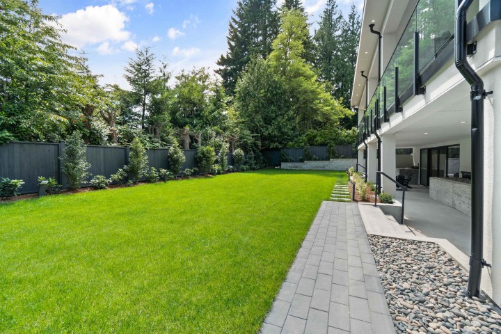 Photo 38 at 74 Laurie Crescent, Glenmore, West Vancouver