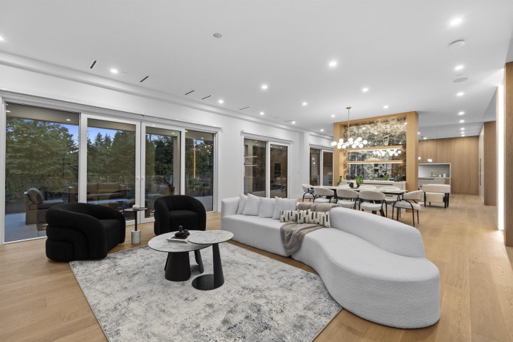 Photo 4 at 74 Laurie Crescent, Glenmore, West Vancouver