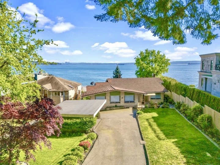 Photo 3 at 2560 Bellevue Avenue, Dundarave, West Vancouver