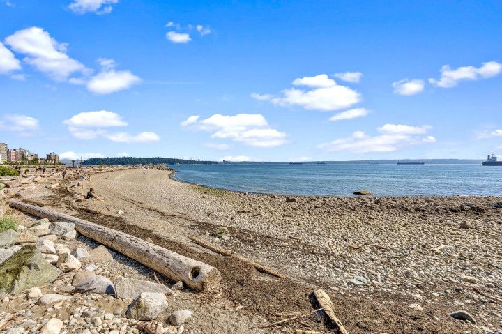 Photo 8 at 2560 Bellevue Avenue, Dundarave, West Vancouver