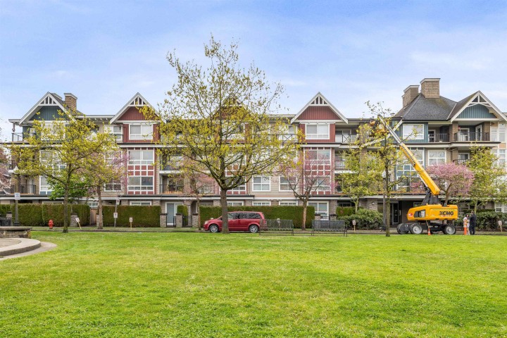 Photo 2 at 403 - 7088 Mont Royal Square, Champlain Heights, Vancouver East