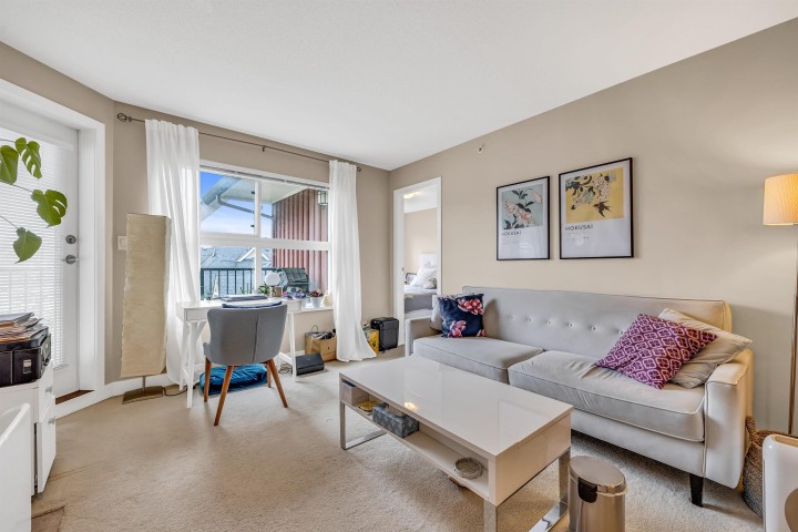 Photo 9 at 403 - 7088 Mont Royal Square, Champlain Heights, Vancouver East