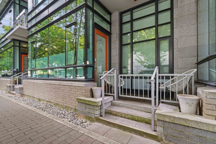 Photo 7 at 38 Athletes Way, False Creek, Vancouver West
