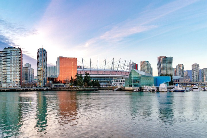 Photo 5 at 38 Athletes Way, False Creek, Vancouver West