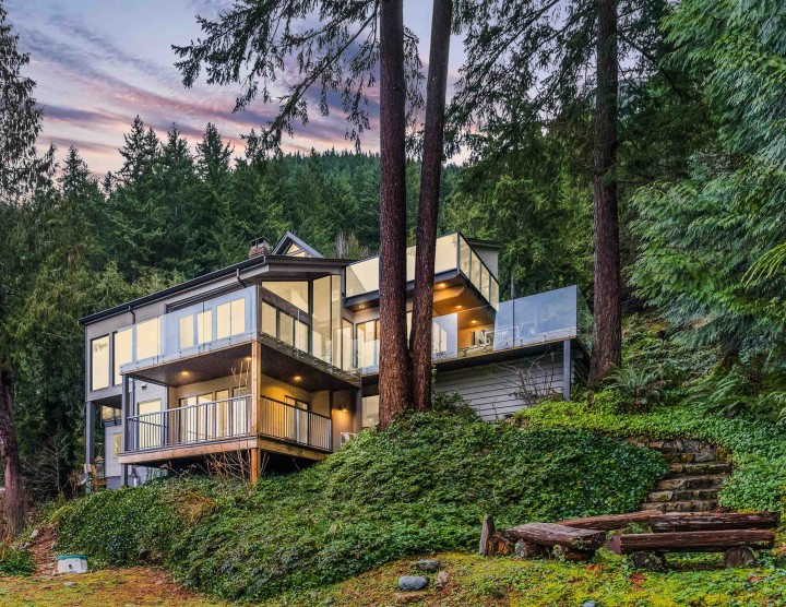 Photo 1 at 470 Timbertop Drive, Lions Bay, West Vancouver