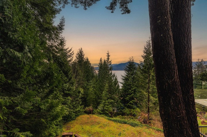 Photo 39 at 470 Timbertop Drive, Lions Bay, West Vancouver