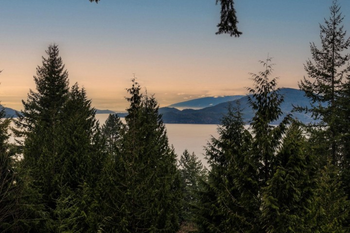 Photo 8 at 470 Timbertop Drive, Lions Bay, West Vancouver