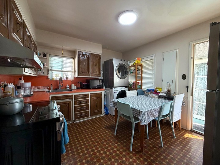 Photo 12 at 374 E 54th Avenue, South Vancouver, Vancouver East
