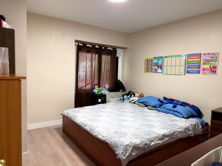 Photo 9 at 374 E 54th Avenue, South Vancouver, Vancouver East