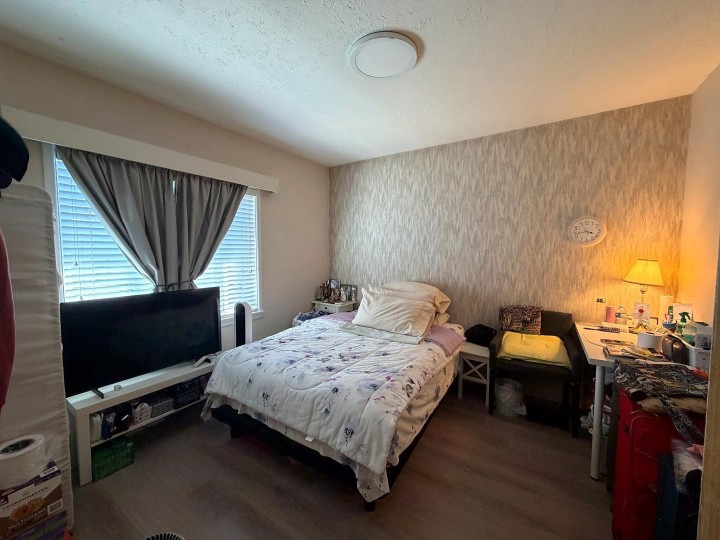 Photo 10 at 374 E 54th Avenue, South Vancouver, Vancouver East