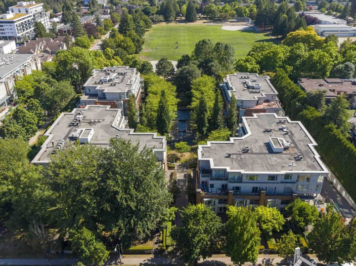 Photo 32 at 412 - 618 W 45th Avenue, Oakridge VW, Vancouver West