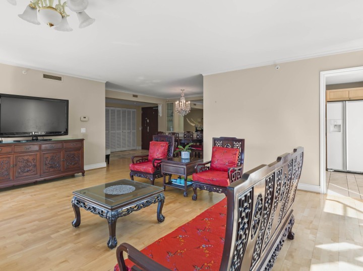 Photo 8 at 412 - 618 W 45th Avenue, Oakridge VW, Vancouver West