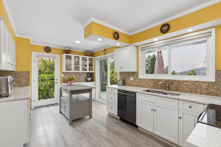 Photo 12 at 704 Maurelle Court, Canyon Heights NV, North Vancouver