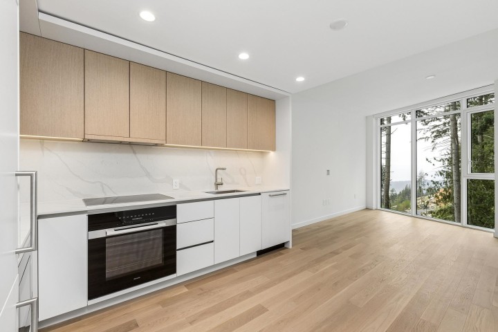 Photo 12 at 704 - 3963 Uplands Way, Cypress Park Estates, West Vancouver