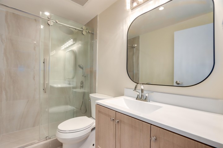 Photo 17 at 701 - 738 Broughton Street, West End VW, Vancouver West