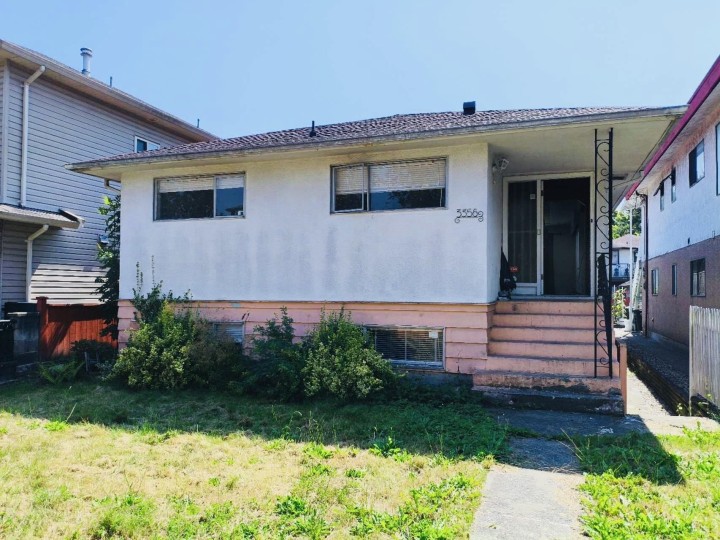 Photo 1 at 3356 William Street, Renfrew VE, Vancouver East