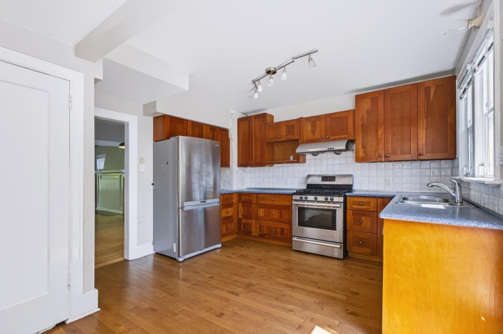 Photo 11 at 3888 W 15th Avenue, Point Grey, Vancouver West